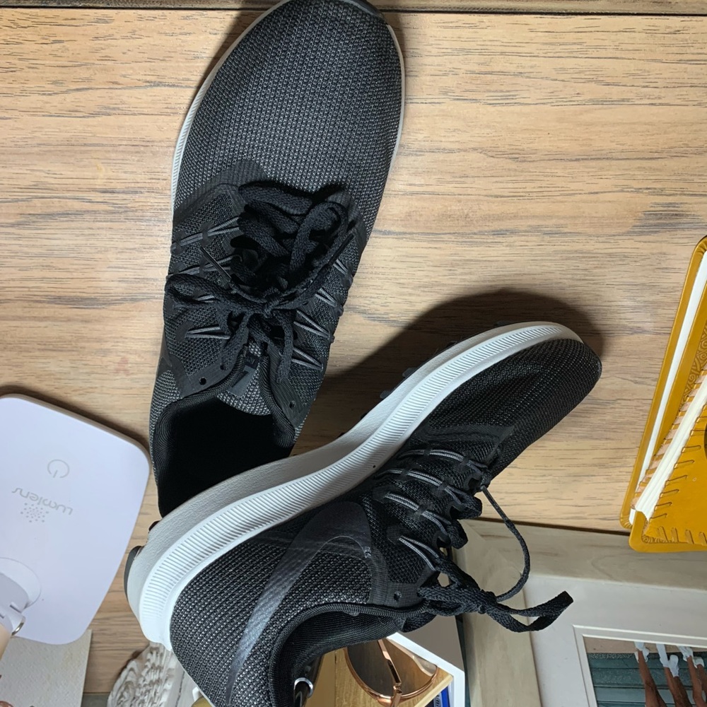 Nike tennis shoes
